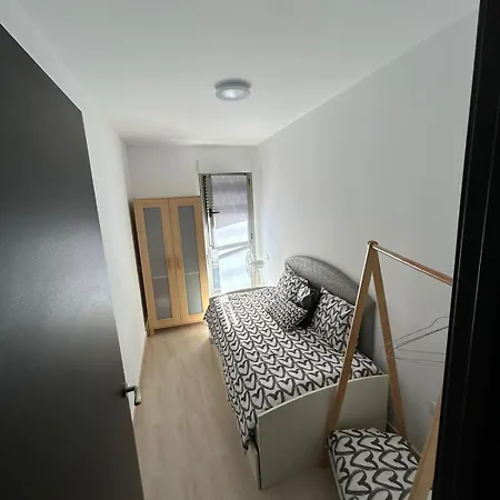 Adosado Unifamiliar بيت للعطل *